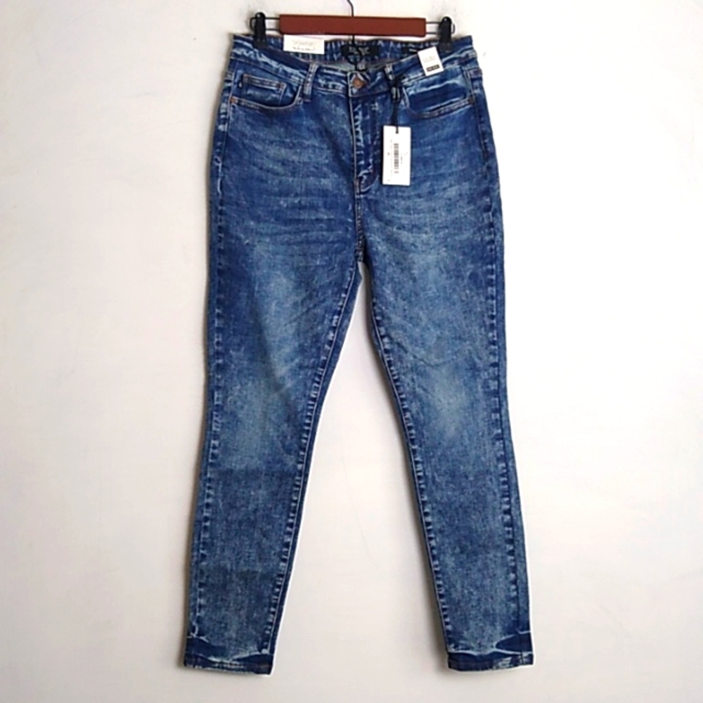 Judy Blue Jeans Mineral Washed High waist Medium Blue size 11/30 Style NWT